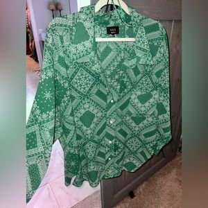 New without tags! Vici long sleeve shirt. Size medium runs large!